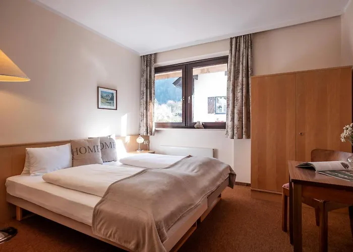 Andreas Hofer Апарт-отель Куфштайн